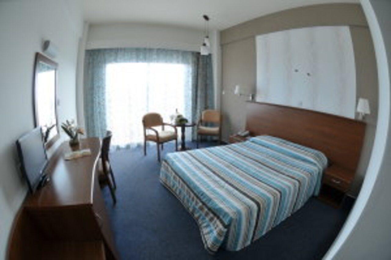 Sentido Kouzalis Beach Hotel Protaras Luaran gambar