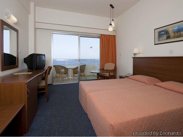 Sentido Kouzalis Beach Hotel Protaras Bilik gambar